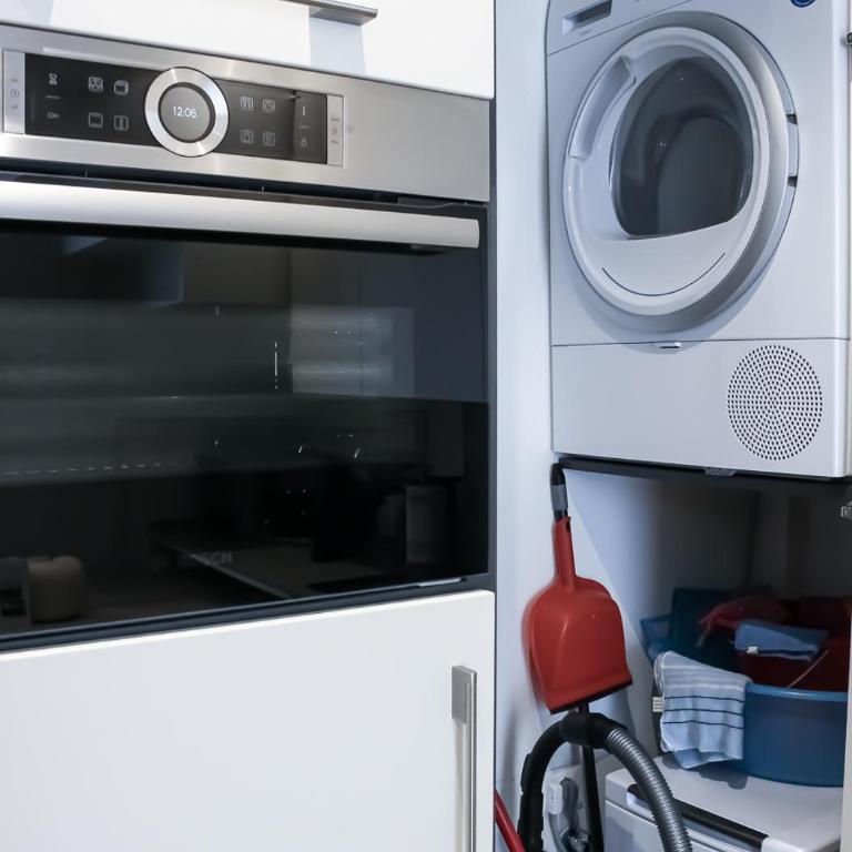 BMP APARTMENT ATMOSPHERE 1 CENTRALE con GARAGE - Three-Bedroom Apartment - 20