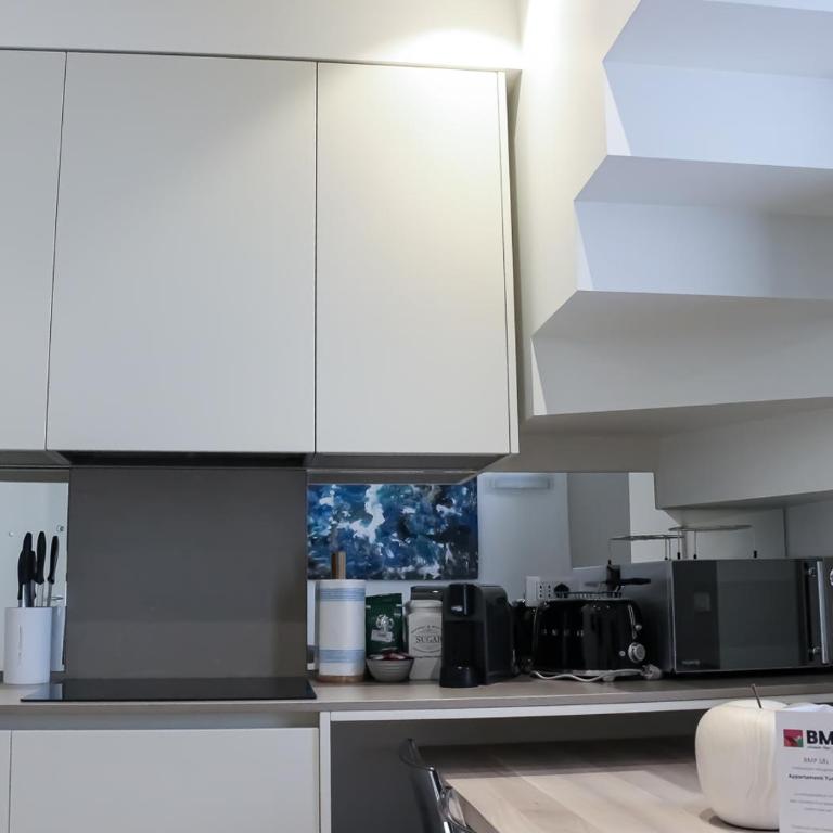 BMP APARTMENT ATMOSPHERE 1 CENTRALE con GARAGE - Three-Bedroom Apartment - 35