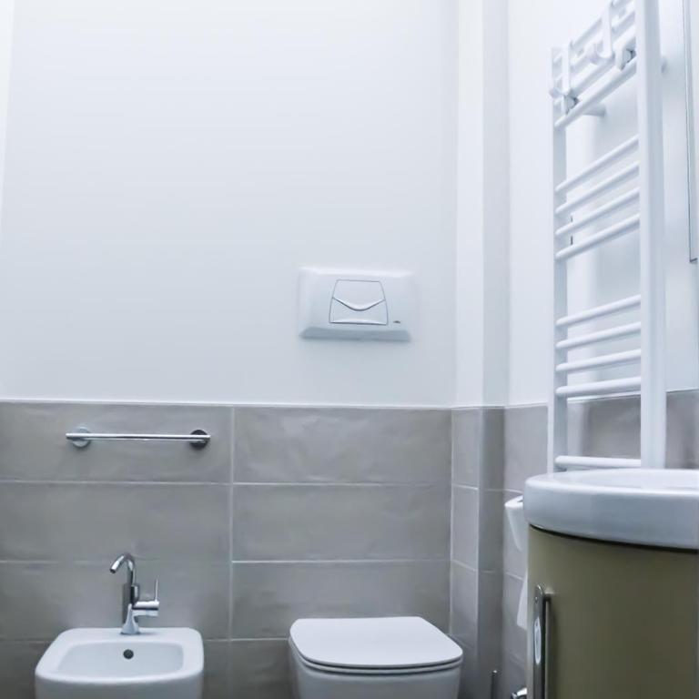 BMP APARTMENT ATMOSPHERE 1 CENTRALE con GARAGE - Three-Bedroom Apartment - 37