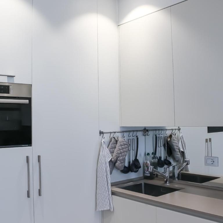 BMP APARTMENT ATMOSPHERE 1 CENTRALE con GARAGE - Three-Bedroom Apartment - 48