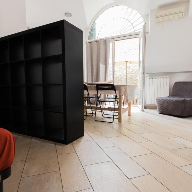 Amalia Apartment Via La Farina - Monolocale - 2