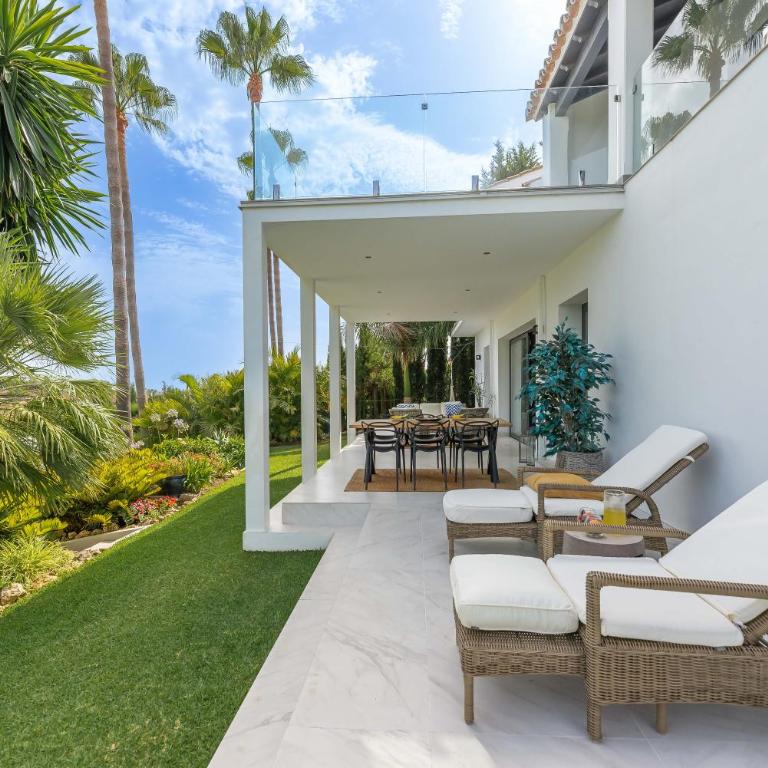 Top Renovated 4BDRM Luxury Villa - Frontline Golf - Villa Deluxe - 38