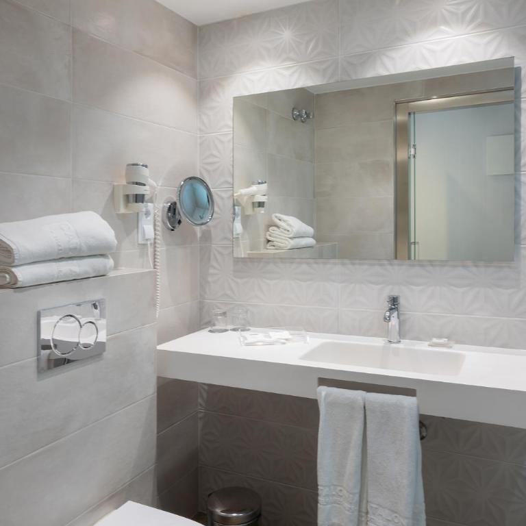Catalonia Albeniz - Premium Room - 5