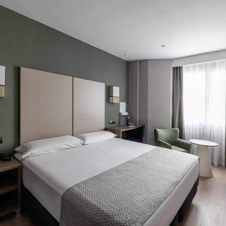 Catalonia Albeniz - Premium Room - 1