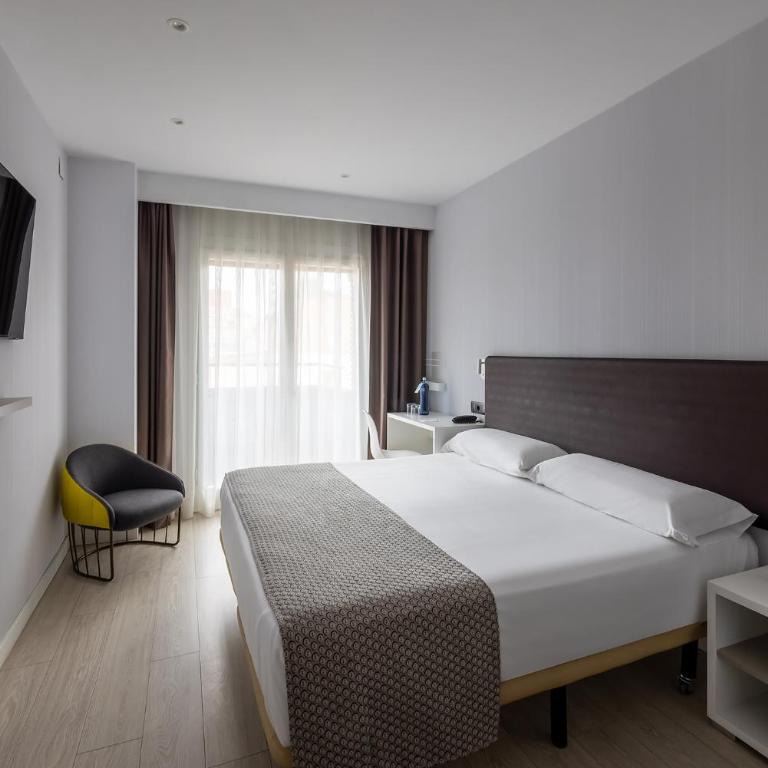 Catalonia Albeniz - Premium Room - 3