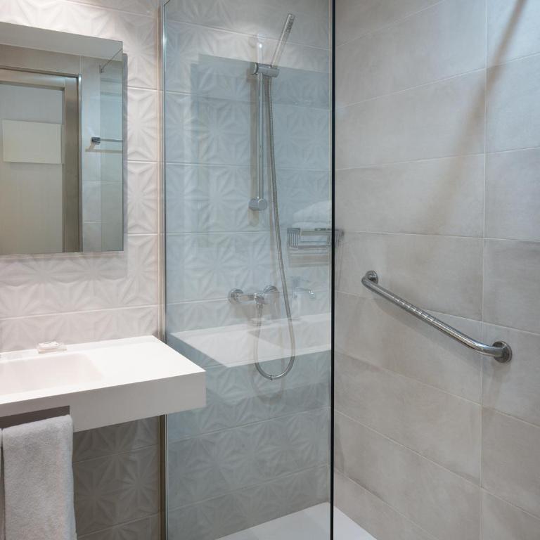 Catalonia Albeniz - Premium Room - 9