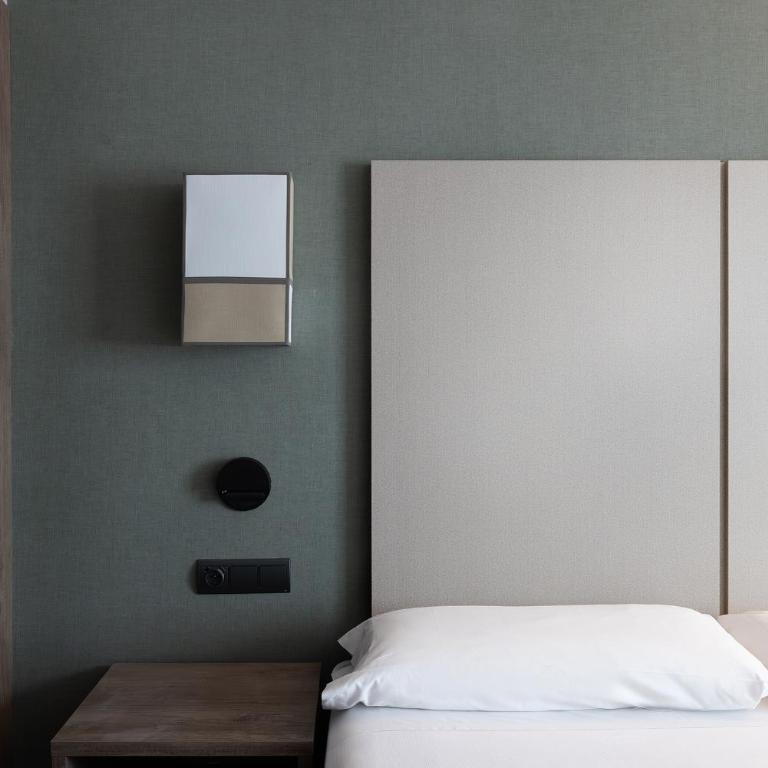 Catalonia Albeniz - Premium Room - 6