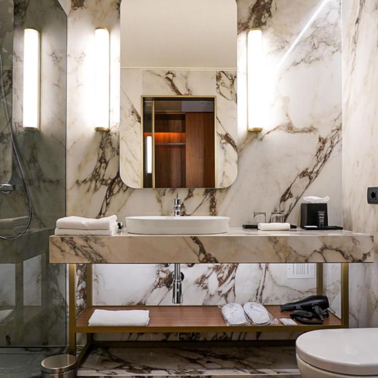 Sheraton Lake Como Hotel - Camera King Deluxe - 7