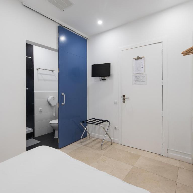 No Limit Barcelona Central - Double Room with Private Bathroom - 4