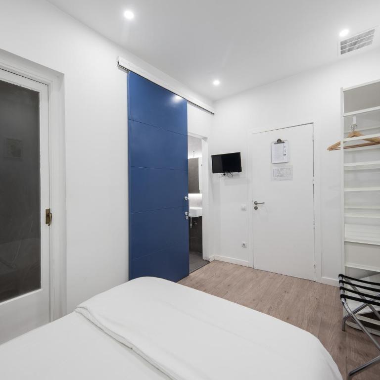 No Limit Barcelona Central - Double Room with Private Bathroom - 12
