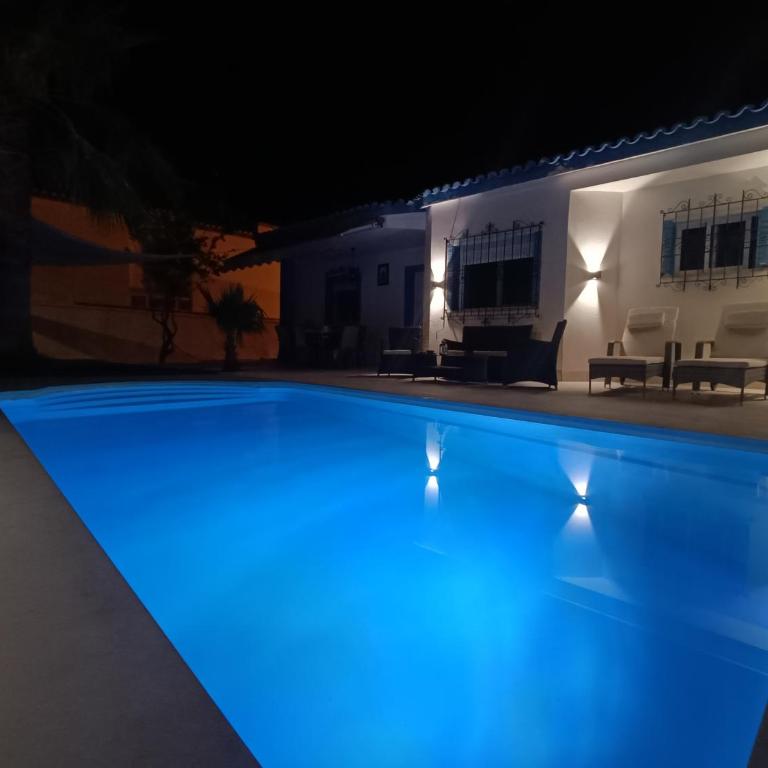 Stunning Villa in Aguadulce, Almería Private Pool 400 sqm area 800m Beach - Villa - 63