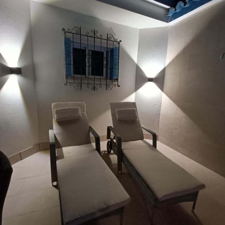 Stunning Villa in Aguadulce, Almería Private Pool 400 sqm area 800m Beach - Villa - 64