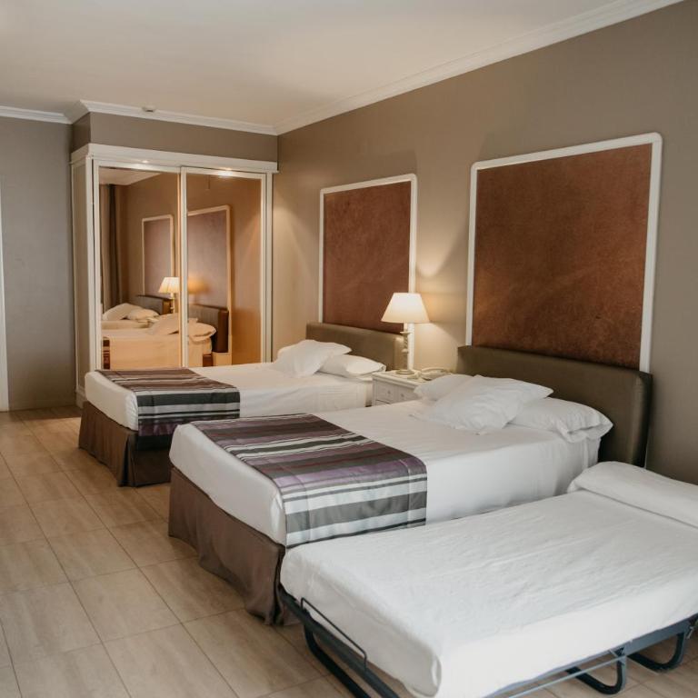 Mas Gallau - Habitación Doble con cama supletoria (2 adultos + 1 niño) - 5