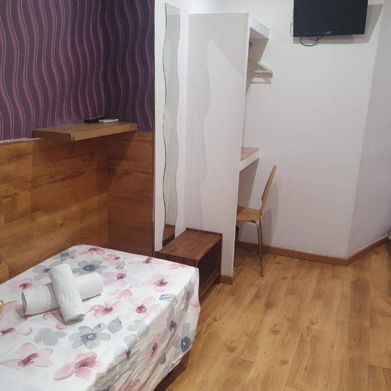 Hostal Abel Victoriano - Budget Twin Room - 4