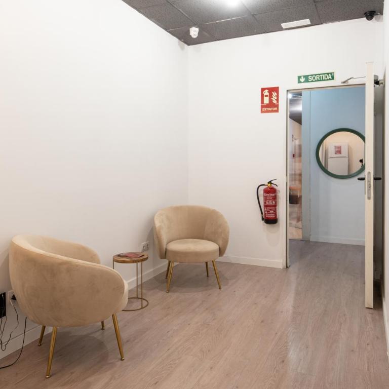 No Limit Barcelona Central - Bed in 6-Bed Mixed Dormitory Room with Shared Bathroom - 4
