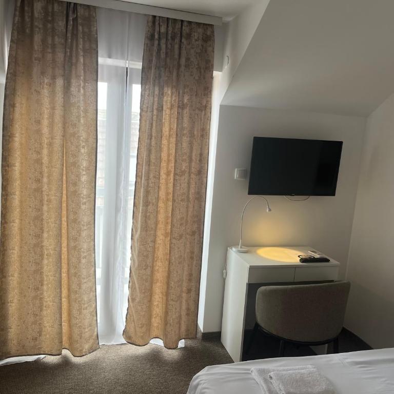 Vila Astonia - Deluxe Double Room with Shower - 1