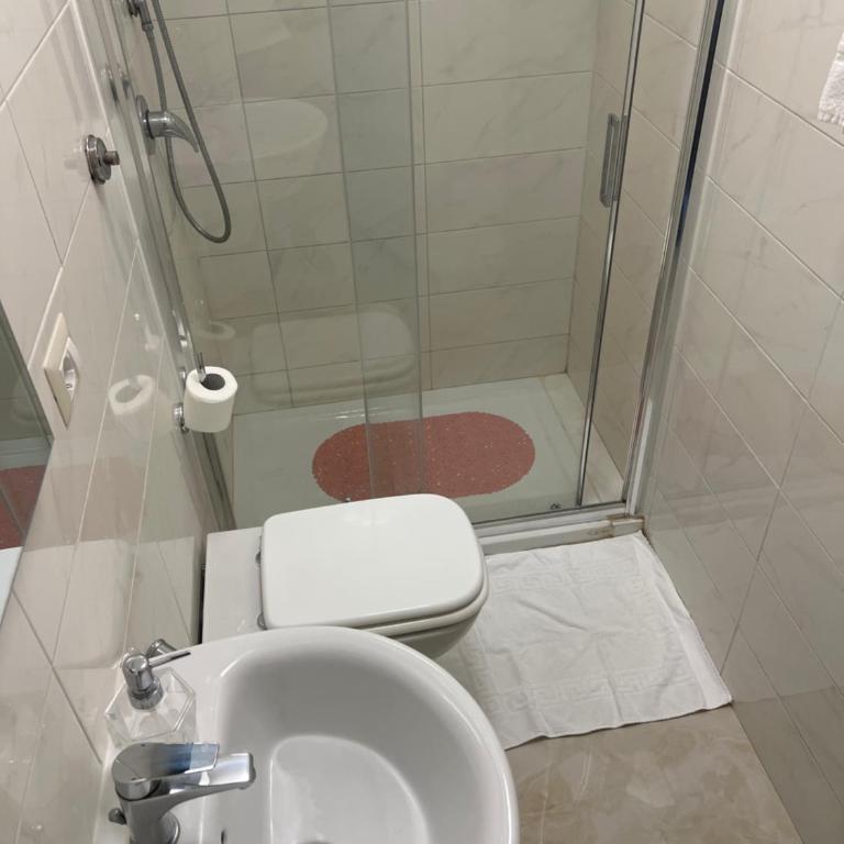 Relax On 2 - Guesthouse - Camera Tripla con Bagno Privato - 19