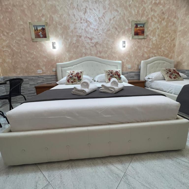 Relax On 2 - Guesthouse - Camera Tripla con Bagno Privato - 14