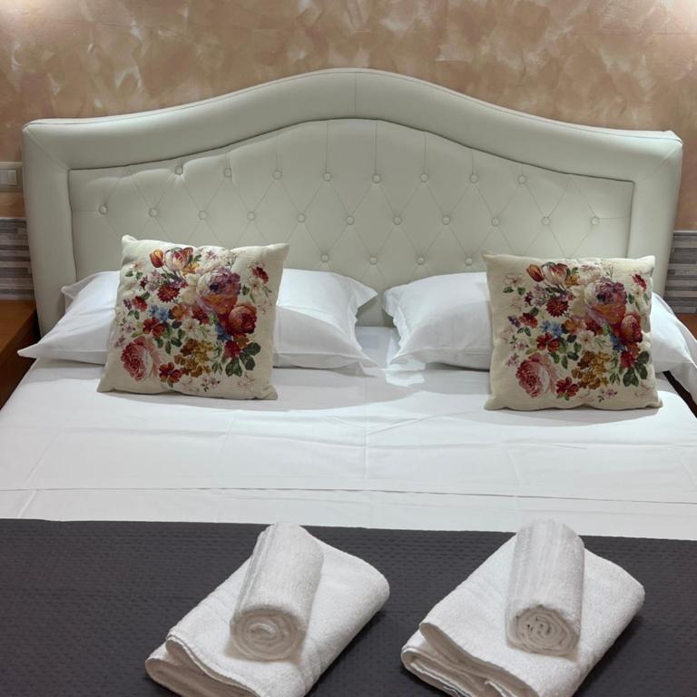 Relax On 2 - Guesthouse - Camera Tripla con Bagno Privato - 10