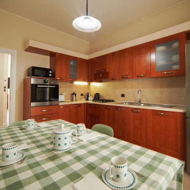 DANTE SUITE - Two-Bedroom Apartment - 24