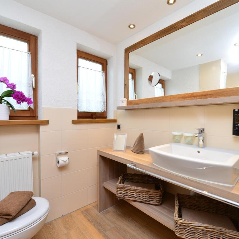 Landhotel Alphorn - Apartment mit 2 Schlafzimmern - 1