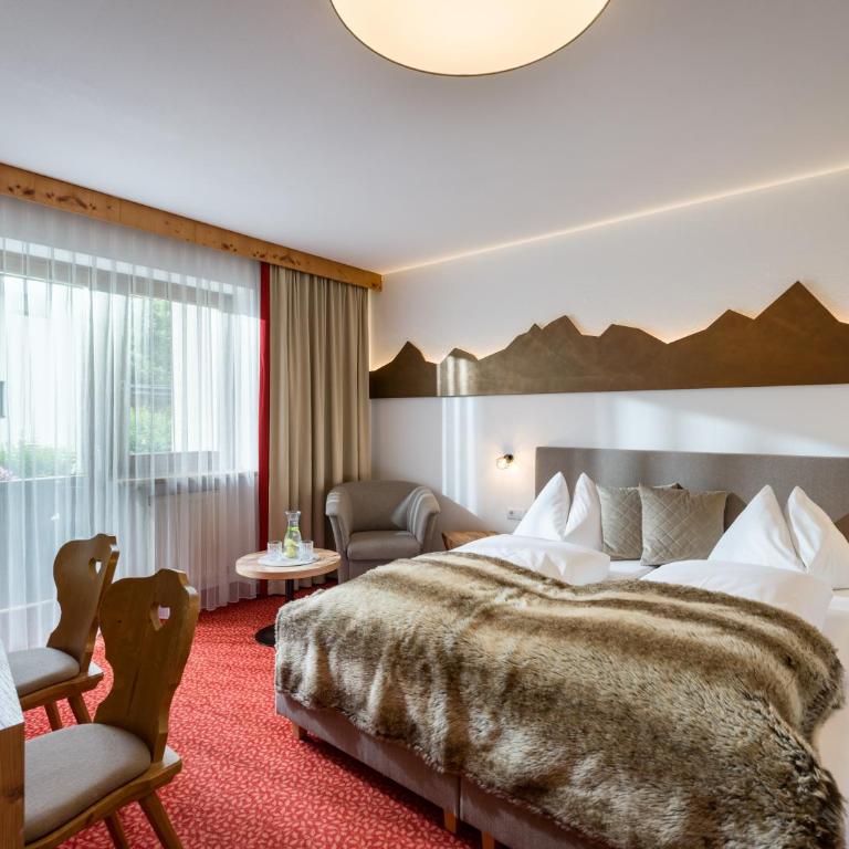 Hotel Landhaus Zillertal - Doppelzimmer mit Balkon - 2