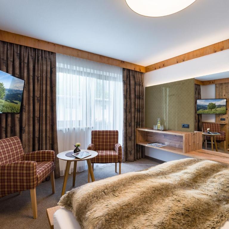 Hotel Landhaus Zillertal - Doppelzimmer mit Balkon - 3