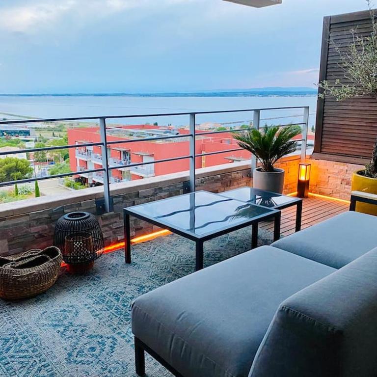 ''Le Soleil'' Superbe T3 avec vue étang et mer, clim parking et piscine - Apartment mit 2 Schlafzimmern - 1