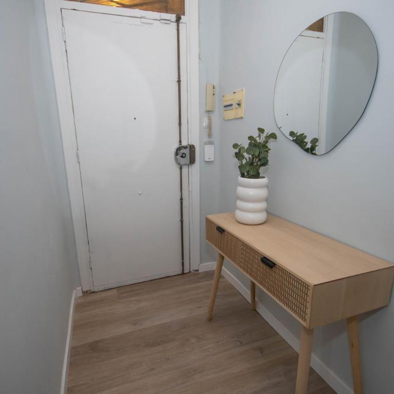 Luminoso y amplio apartamento TEMPORAL en Cuatro Caminos Madrid TOP111 - Three-Bedroom Apartment - 10