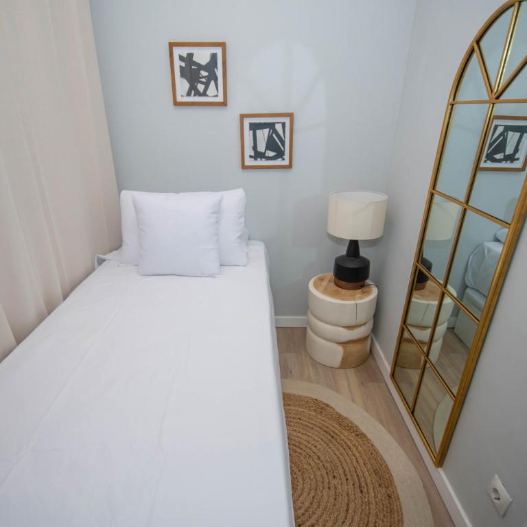 Luminoso y amplio apartamento TEMPORAL en Cuatro Caminos Madrid TOP111 - Three-Bedroom Apartment - 11