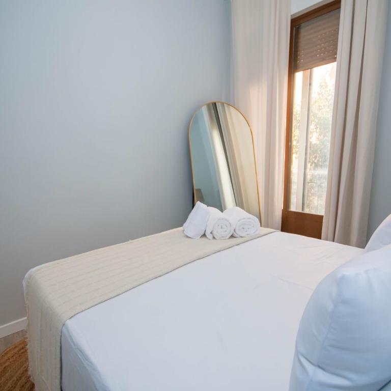 Luminoso y amplio apartamento TEMPORAL en Cuatro Caminos Madrid TOP111 - Three-Bedroom Apartment - 19