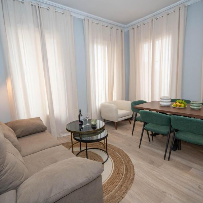 Luminoso y amplio apartamento TEMPORAL en Cuatro Caminos Madrid TOP111 - Three-Bedroom Apartment - 1