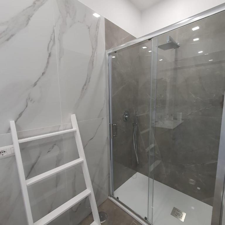 Deviveschi guest house - Two-Bedroom Apartment - 19