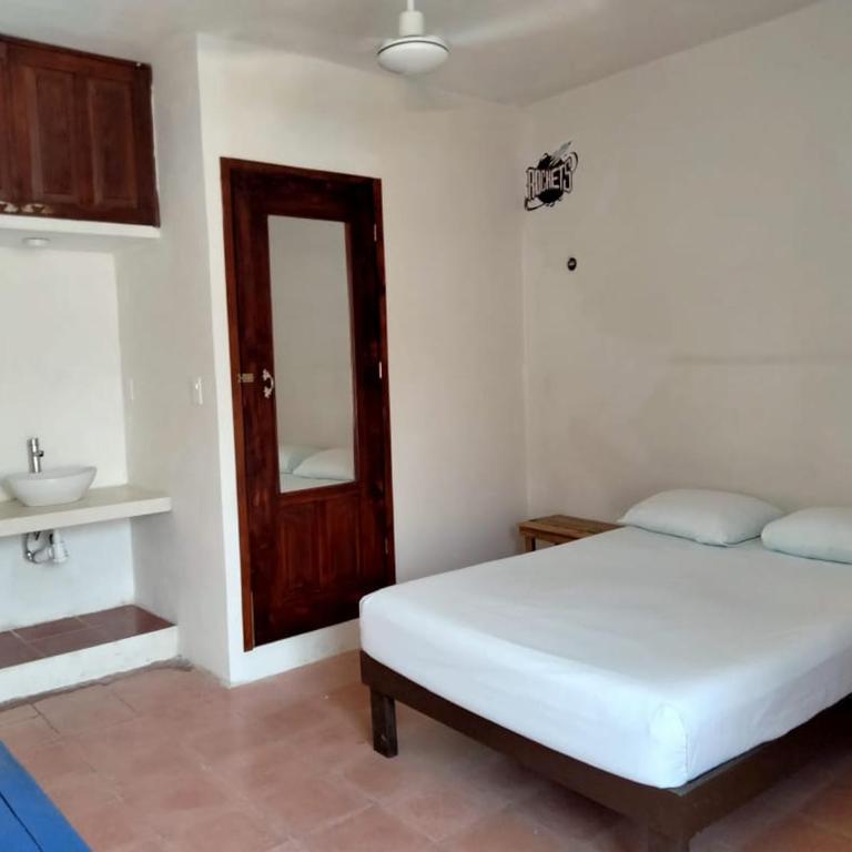 Casa de Ines y Victoria - Habitación Doble con aseo compartido - 20