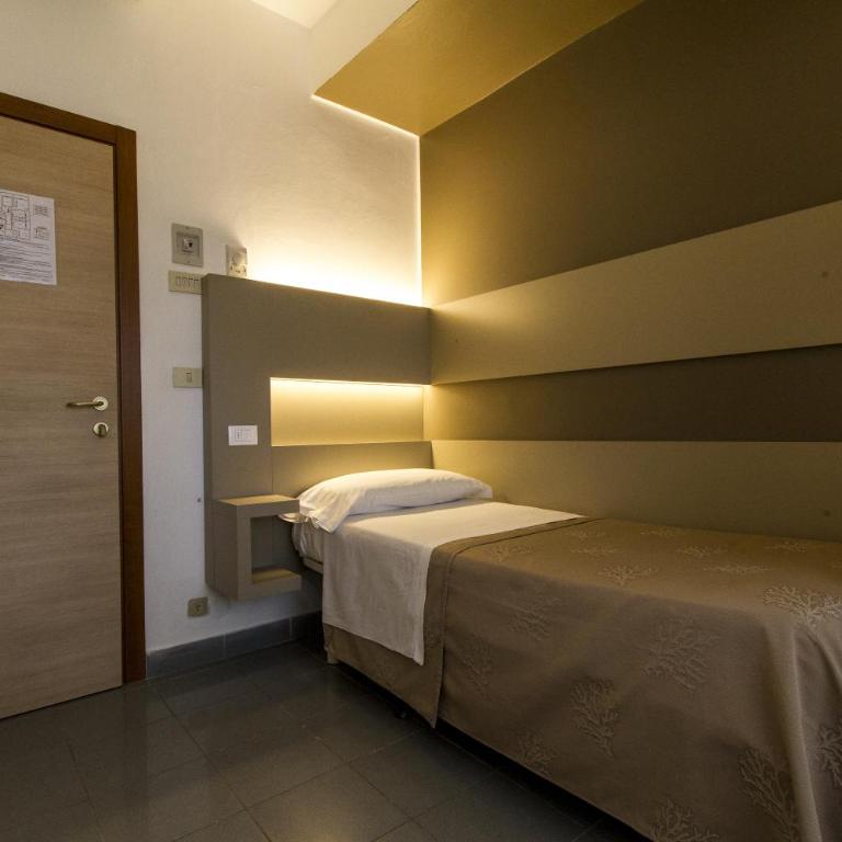 Hotel Desire' - Single Room - 3