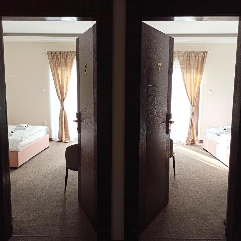 Vila Astonia - Deluxe Double Room with Balcony - 1