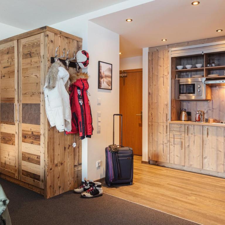 Das Glemm Hotel - Joker Card Partner - Deluxe Zimmer mit Küchenzeile - 4