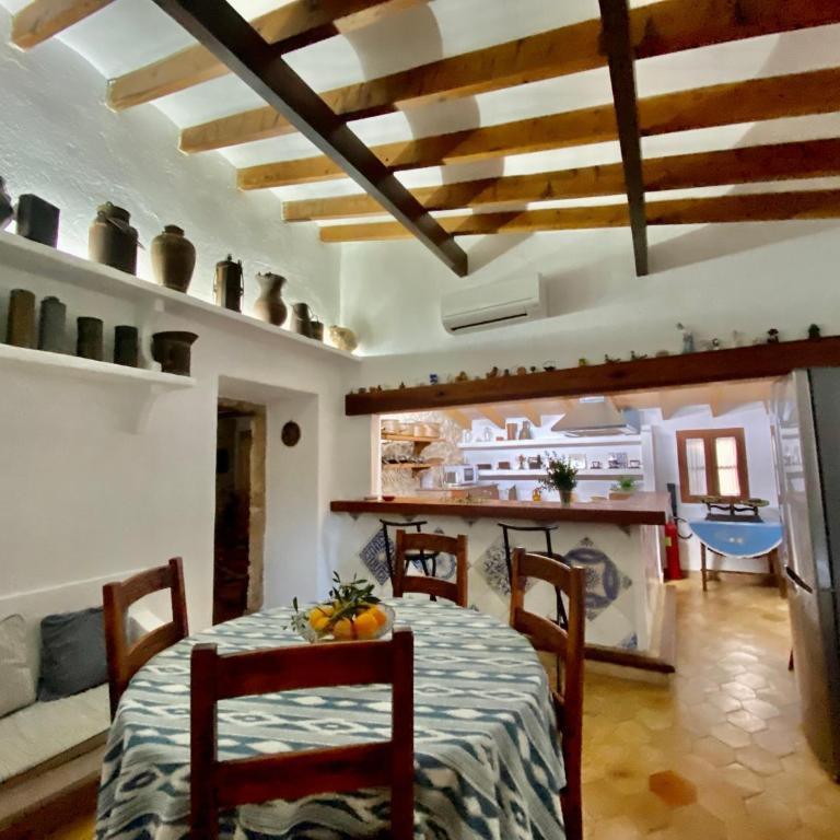 ULLAL - Rural Charm-AGRITOURISM approx 65000 meters PLUS PRIVATE MOUNTAIN villa and Outdoor Adventure Agritourism Apartment EQUIPATED - Private Mountain Path approximately 5 minutes walking from the beach -Ideal for relaxation - Apartamento de 3 dormitorios - 30
