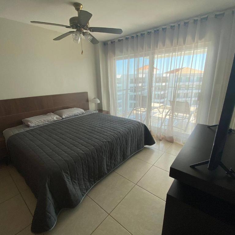 Departamento en Costa Veleros, vista a la Marina - Three-Bedroom Apartment - 14