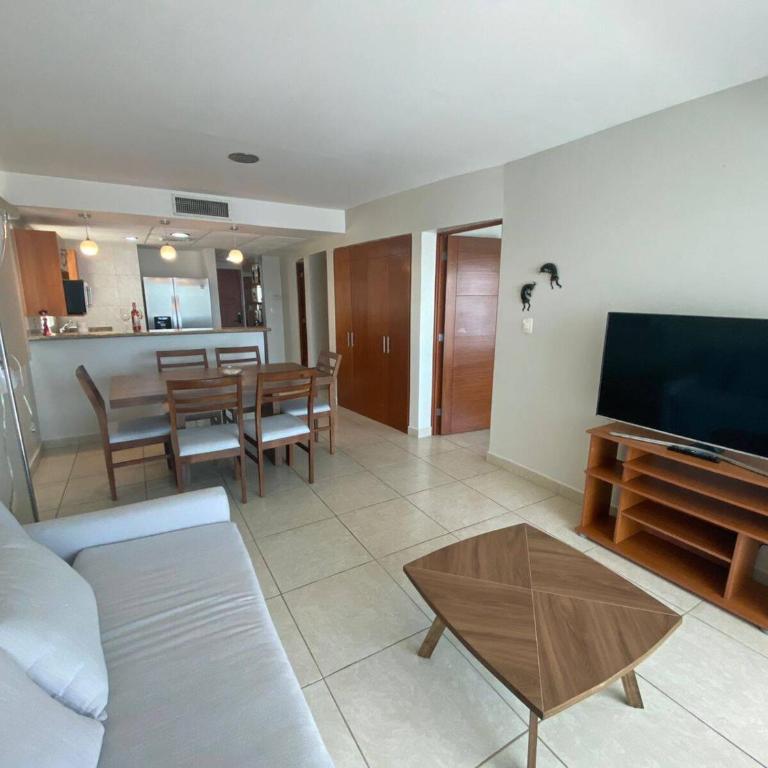 Departamento en Costa Veleros, vista a la Marina - Three-Bedroom Apartment - 7