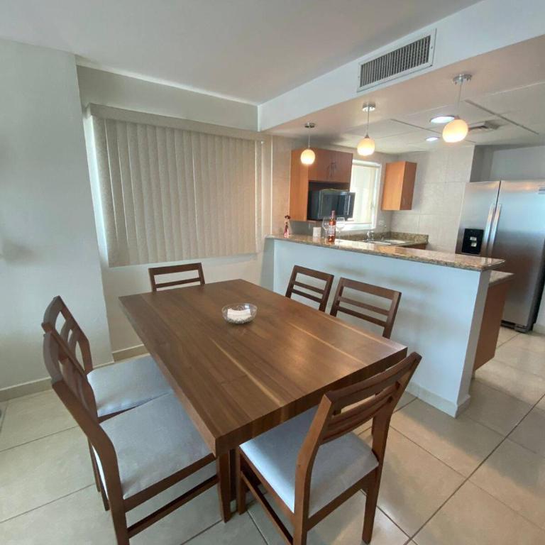 Departamento en Costa Veleros, vista a la Marina - Three-Bedroom Apartment - 3