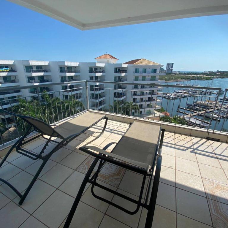 Departamento en Costa Veleros, vista a la Marina - Three-Bedroom Apartment - 19