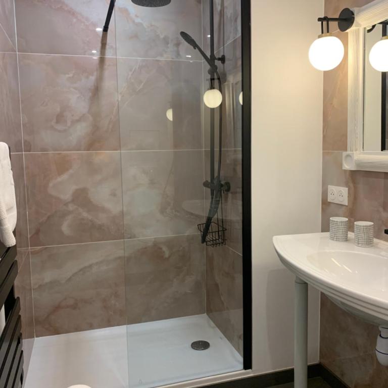Lumineux 2 pièces Vieil Antibes - Appartement Supérieur - 11