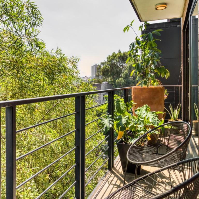 Chic PH Haven with rooftop, Condesa 2BR By Tasman - Apartamento - 19