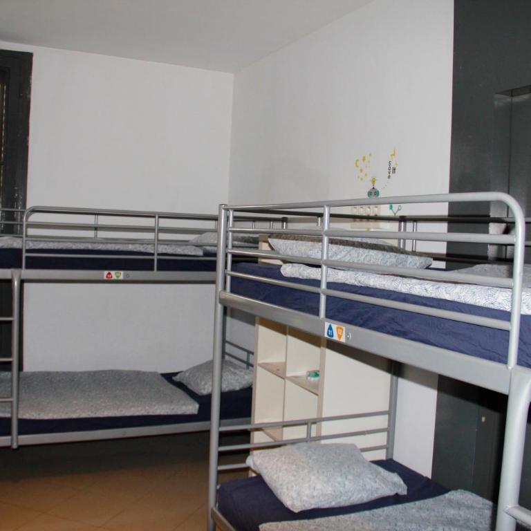 Alternative Creative Youth Hostel Barcelona - Litera en habitación compartida mixta de 8 camas - 5