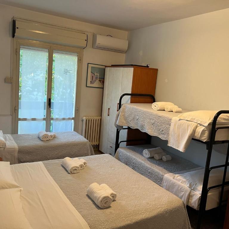Hotel Morri - il BIBLIHOTEL - Camera Quadrupla con Bagno - 3