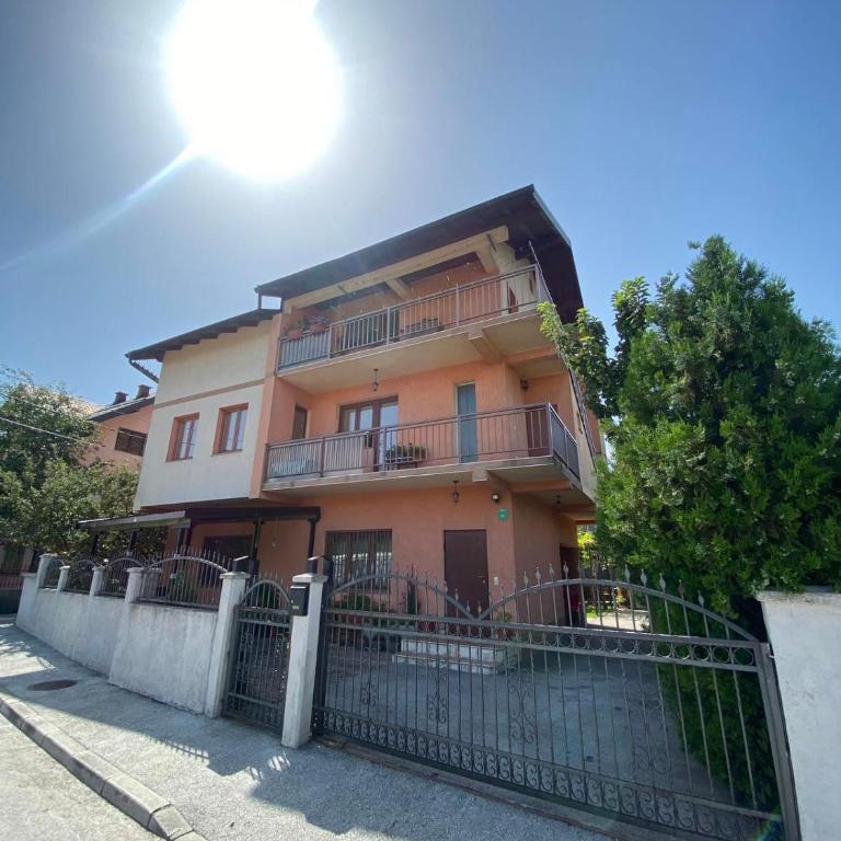Apartman Nedim - Free Parking & Garden near Airport - Two-Bedroom Apartment - 18
