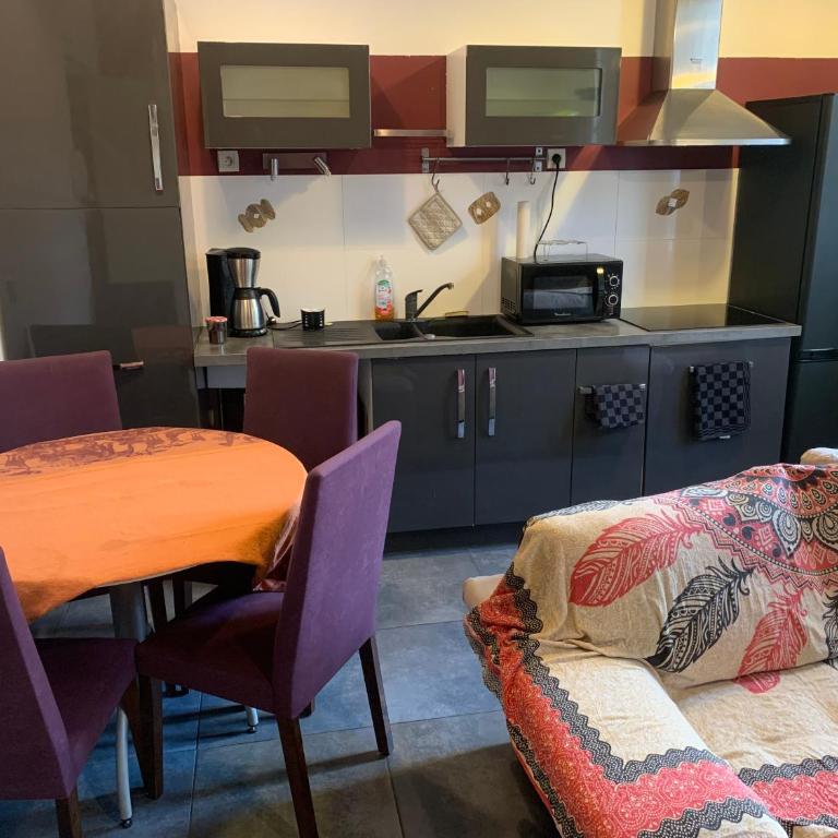 Appart T2 en Centre Ville à 5 min à pied de la place Castellane - Appartement 1 Chambre - 4