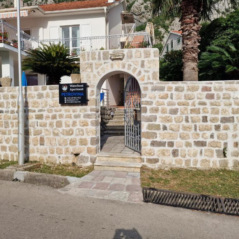 Waterfront Apartment Petrovina - One-Bedroom Apartment - 10