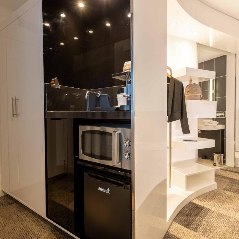 Novotel Suites Paris Expo Porte de Versailles - Suite Supérieure avec Lit Double et Canapé-Lit - 6